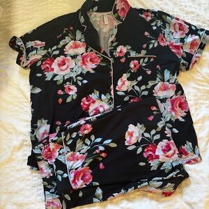 Buttery Soft Floral Short Sleeve Pajama Set - Black with Pink Roses